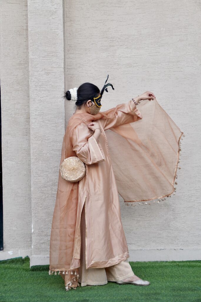 Modern Party Wear Suit - Image 4