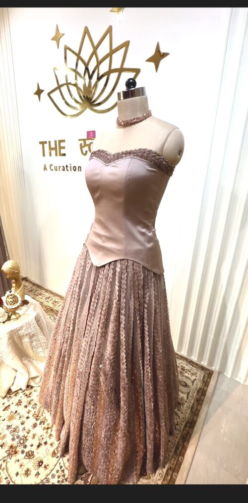 Golden lehenga corset blouse with heavy dupatta - Image 7